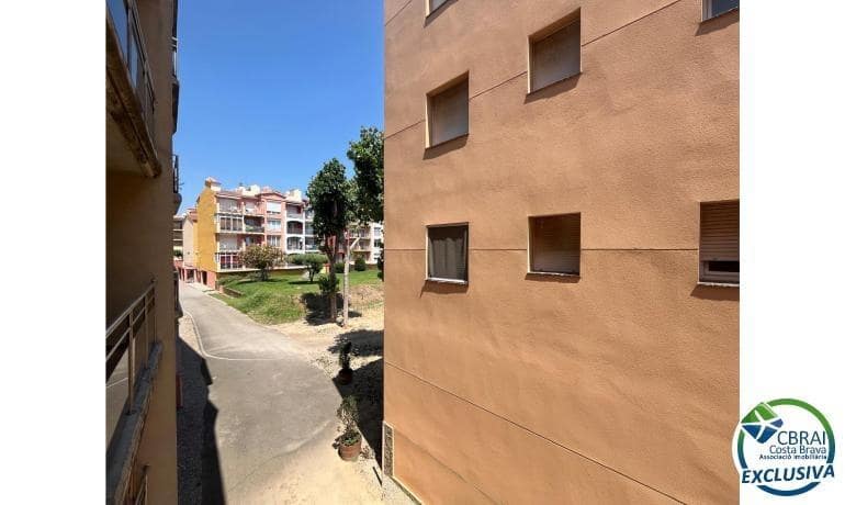 2 bedroom Apartment for sale in Empuriabrava - € 299,000 (Ref: 9073259)