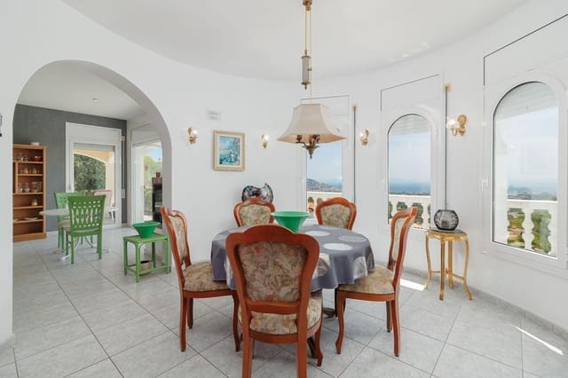 3 soverom Villa til salgs i El Mas Fumats, Roses med svømmebasseng garasje - € 795 000 (Ref: 9110163)