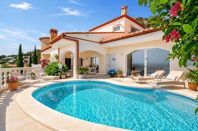 3 soveværelse Villa til salg i El Mas Fumats, Roses med swimmingpool garage - € 795.000 (Ref: 9110163)