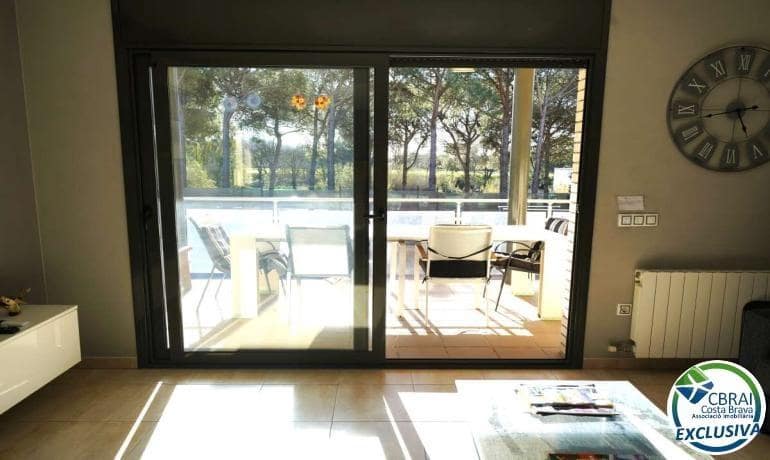 4 bedroom Villa for sale in Roses - € 500,000 (Ref: 9124897)