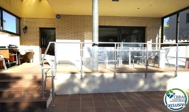 Chalet de 4 habitaciones en Roses en venta - 500.000 € (Ref: 9124897)