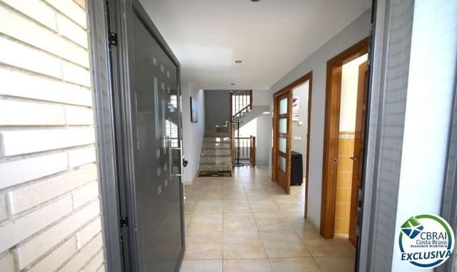 Chalet de 4 habitaciones en Roses en venta - 500.000 € (Ref: 9124897)
