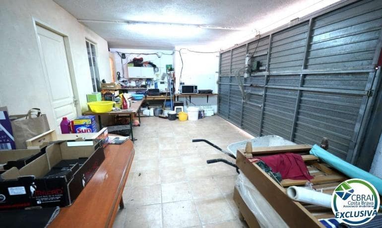 4 bedroom Villa for sale in Roses - € 500,000 (Ref: 9124897)