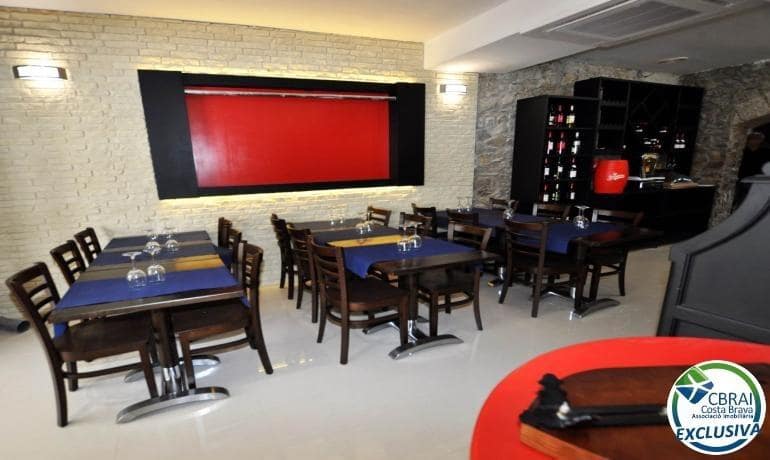 Business for sale in Roses - € 750,000 (Ref: 9142765)