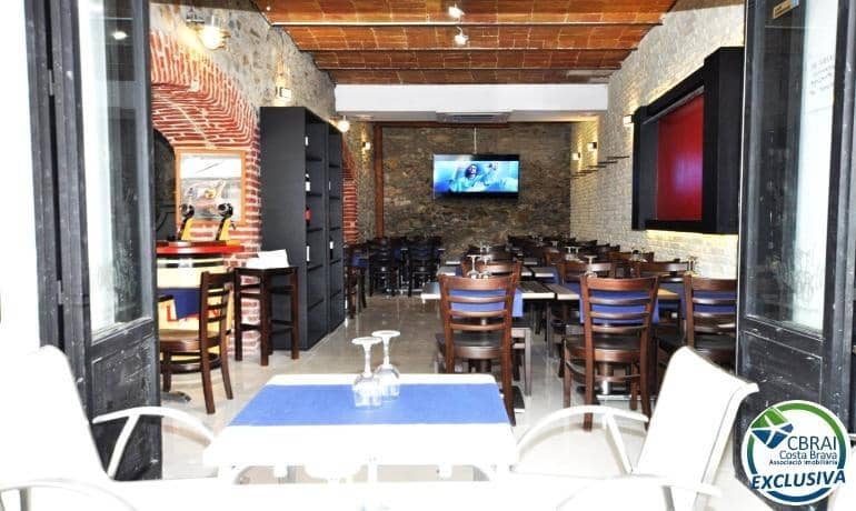 Business for sale in Roses - € 750,000 (Ref: 9142765)