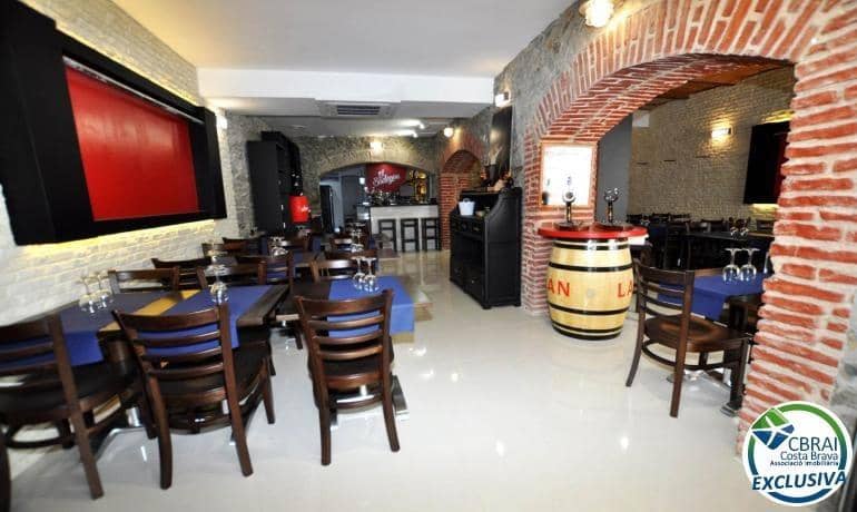 Business for sale in Roses - € 750,000 (Ref: 9142765)