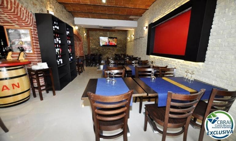 Business for sale in Roses - € 750,000 (Ref: 9142765)