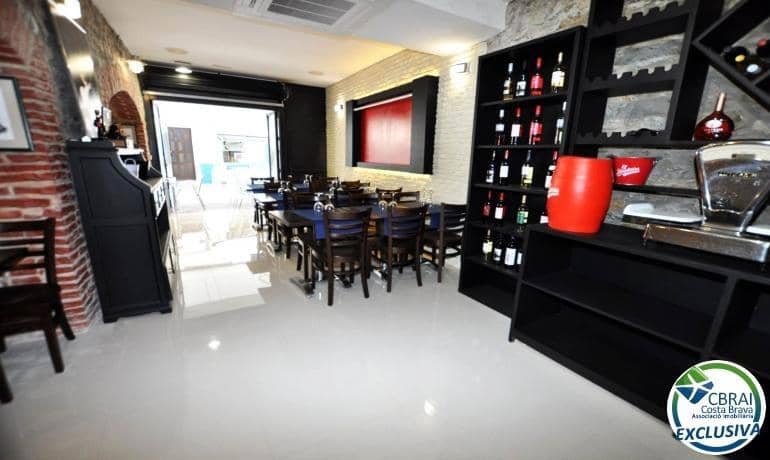 Business for sale in Roses - € 750,000 (Ref: 9142765)