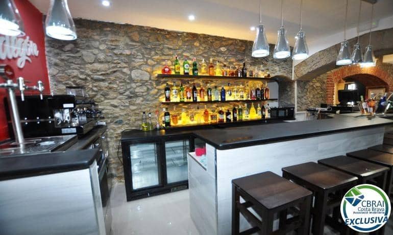 Business for sale in Roses - € 750,000 (Ref: 9142765)