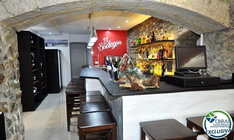 Business for sale in Roses - € 750,000 (Ref: 9142765)