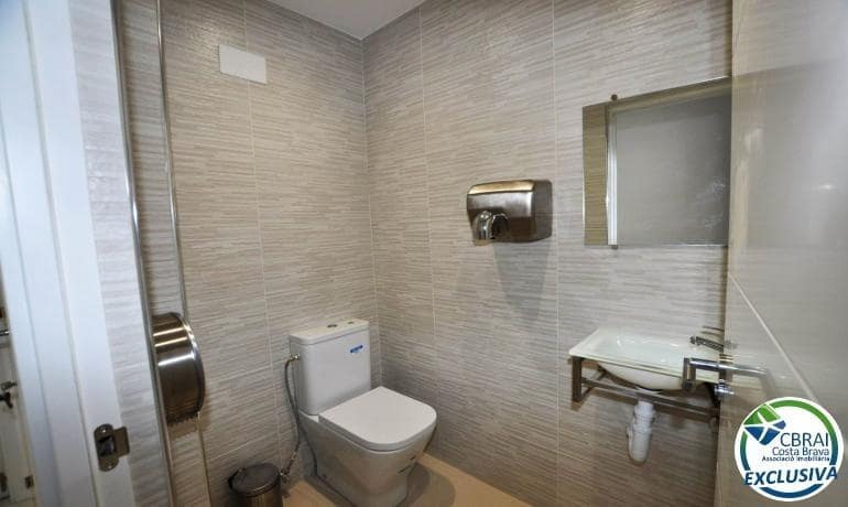 Business for sale in Roses - € 750,000 (Ref: 9142765)