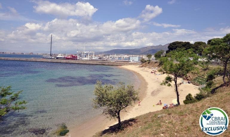 Business for sale in Roses - € 750,000 (Ref: 9142765)