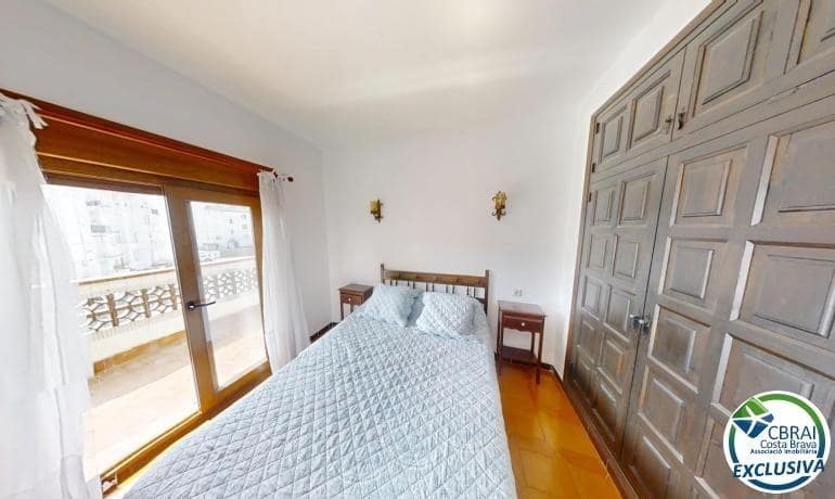 2 quarto Apartamento para venda em Empuriabrava com piscina - 220 000 € (Ref: 9142766)