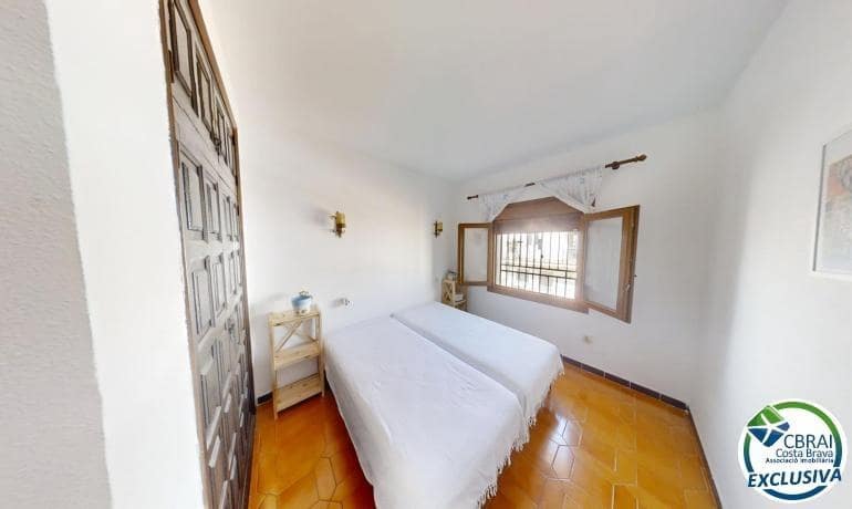 2 quarto Apartamento para venda em Empuriabrava com piscina - 220 000 € (Ref: 9142766)