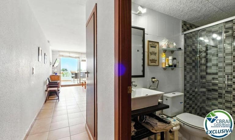 1 bedroom Apartment for sale in Empuriabrava - € 135,000 (Ref: 9142773)