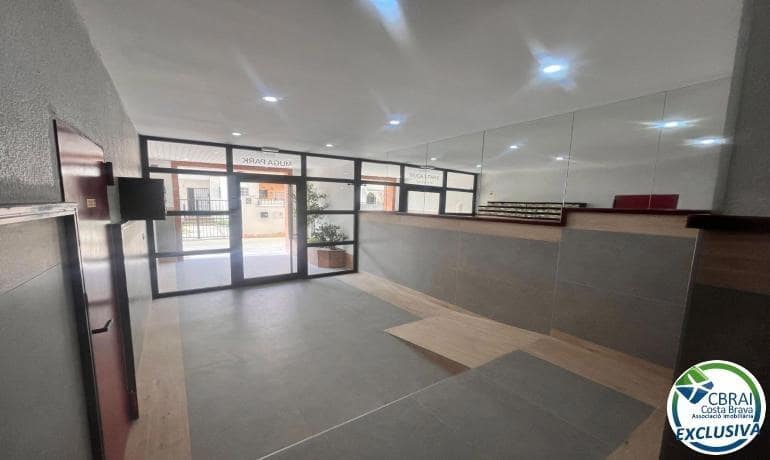 1 bedroom Apartment for sale in Empuriabrava - € 135,000 (Ref: 9142773)