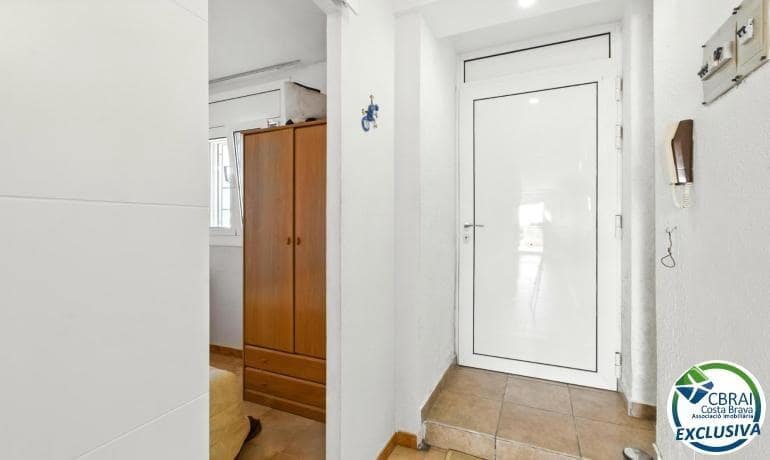 1 bedroom Apartment for sale in Empuriabrava - € 135,000 (Ref: 9142773)