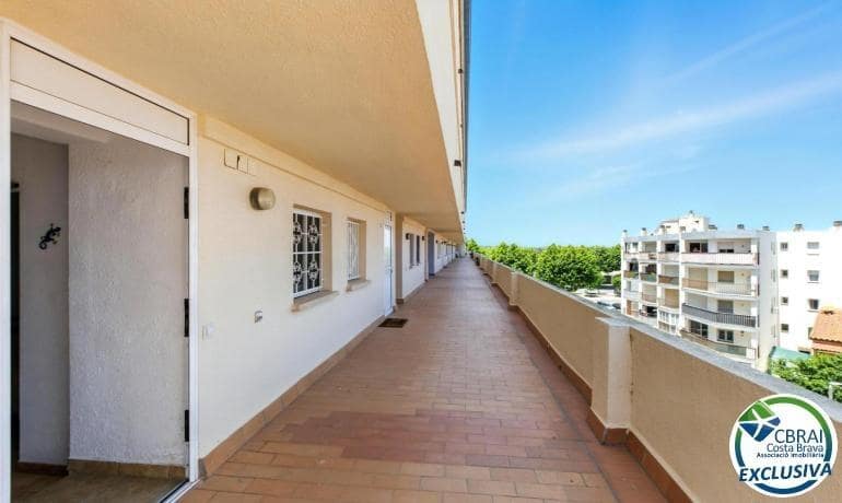 1 bedroom Apartment for sale in Empuriabrava - € 135,000 (Ref: 9142773)