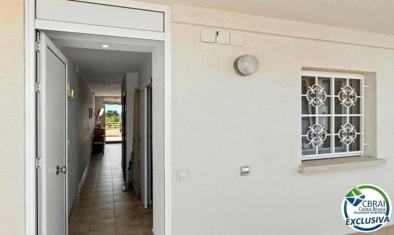 1 bedroom Apartment for sale in Empuriabrava - € 135,000 (Ref: 9142773)