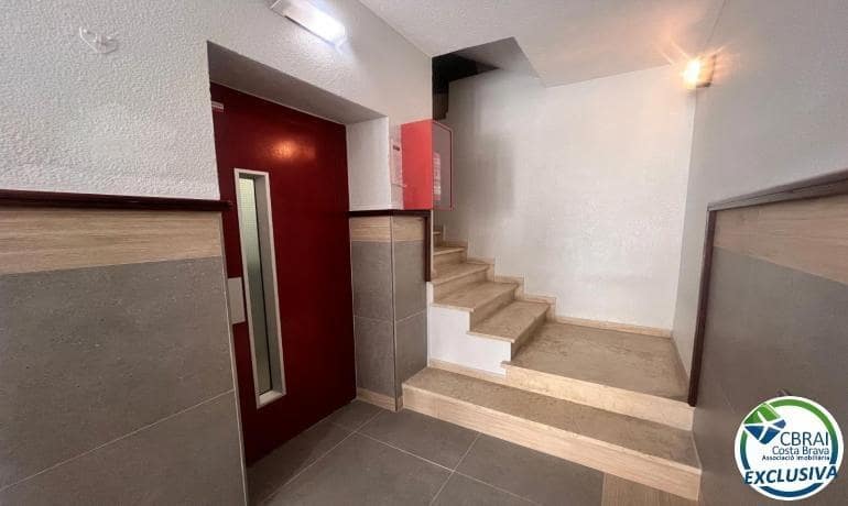 1 bedroom Apartment for sale in Empuriabrava - € 135,000 (Ref: 9142773)