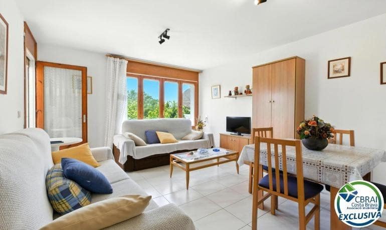 1 bedroom Apartment for sale in Empuriabrava with pool - € 120,000 (Ref: 9142778)