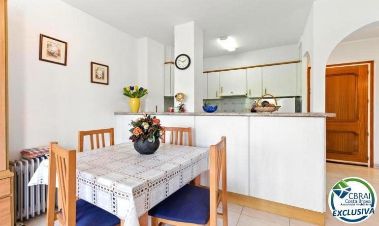 1 bedroom Apartment for sale in Empuriabrava with pool - € 120,000 (Ref: 9142778)