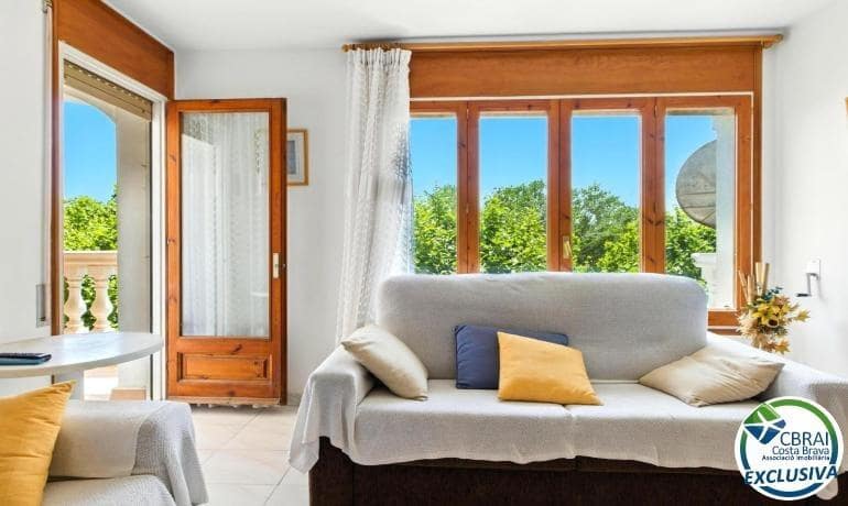 1 bedroom Apartment for sale in Empuriabrava with pool - € 120,000 (Ref: 9142778)