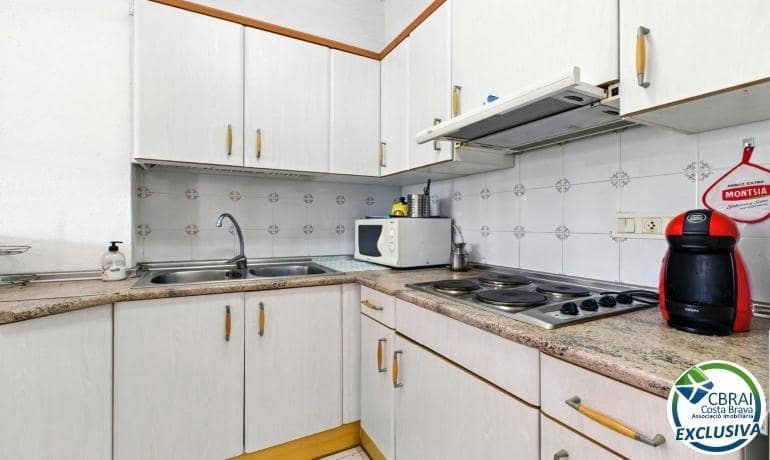 1 bedroom Apartment for sale in Empuriabrava with pool - € 120,000 (Ref: 9142778)