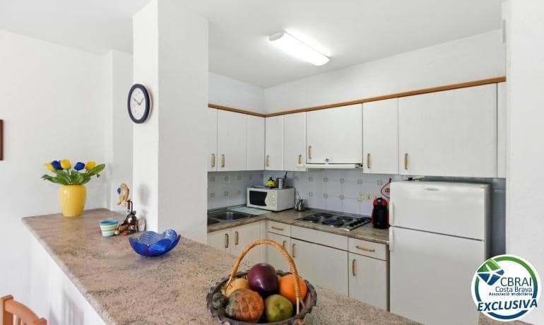 1 bedroom Apartment for sale in Empuriabrava with pool - € 120,000 (Ref: 9142778)