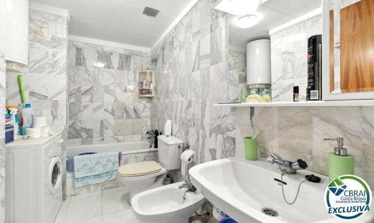 1 bedroom Apartment for sale in Empuriabrava with pool - € 120,000 (Ref: 9142778)