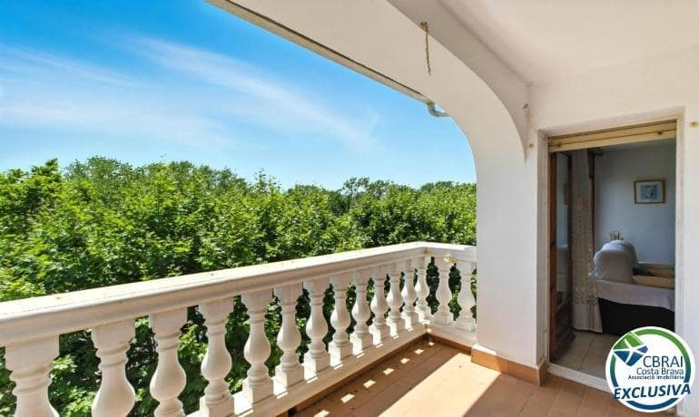 1 bedroom Apartment for sale in Empuriabrava with pool - € 120,000 (Ref: 9142778)