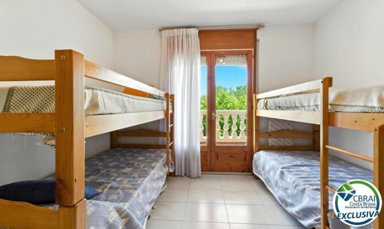 1 bedroom Apartment for sale in Empuriabrava with pool - € 120,000 (Ref: 9142778)