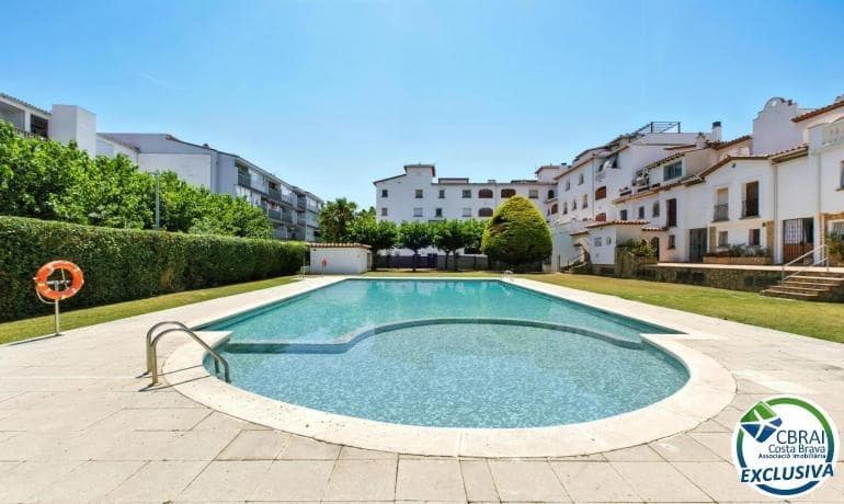 1 bedroom Apartment for sale in Empuriabrava with pool - € 120,000 (Ref: 9142778)