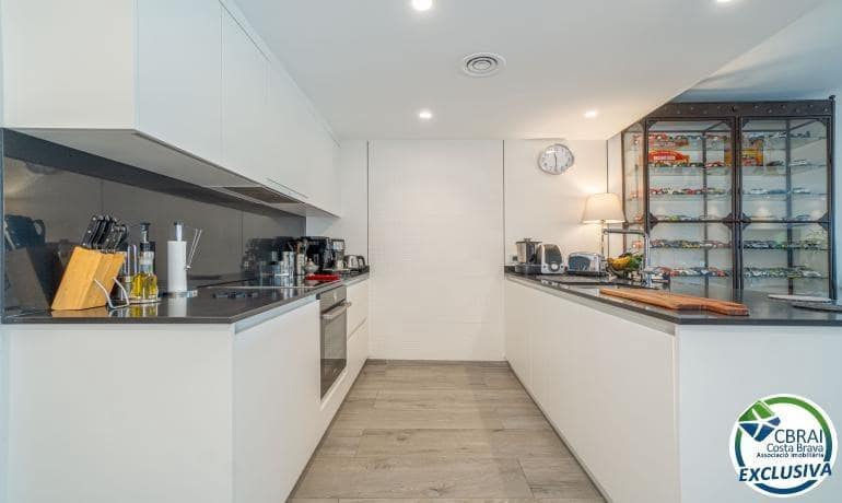 2 soveværelse Lejlighed til salg i Roses - € 600.000 (Ref: 9142780)