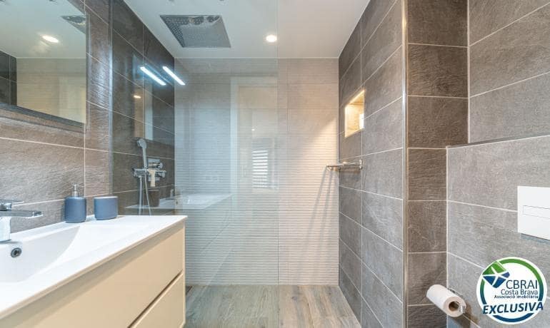 2 soveværelse Lejlighed til salg i Roses - € 600.000 (Ref: 9142780)