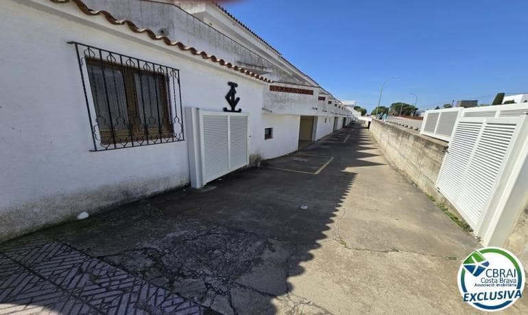 3 bedroom Apartment for sale in Empuriabrava - € 495,000 (Ref: 9142781)