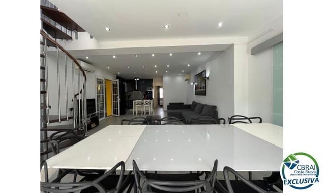 4 soverom Villa til salgs i Empuriabrava, Castelló d'Empúries med svømmebasseng garasje - € 549 000 (Ref: 9142784)