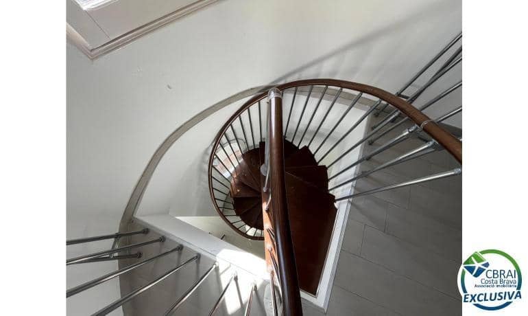 4 soverom Villa til salgs i Empuriabrava med svømmebasseng garasje - € 549 000 (Ref: 9142784)