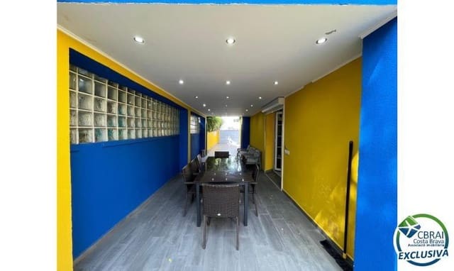 4 soverom Villa til salgs i Empuriabrava, Castelló d'Empúries med svømmebasseng garasje - € 549 000 (Ref: 9142784)