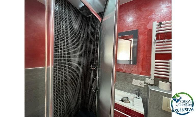 4 soverom Villa til salgs i Empuriabrava med svømmebasseng garasje - € 549 000 (Ref: 9142784)