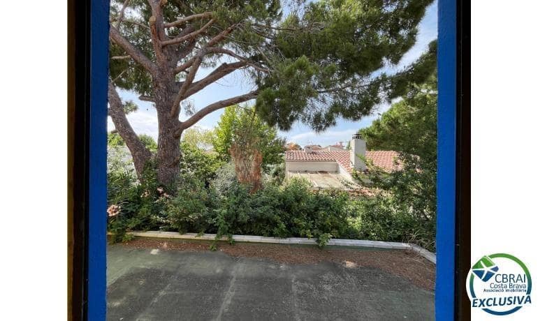 4 soverom Villa til salgs i Empuriabrava med svømmebasseng garasje - € 549 000 (Ref: 9142784)