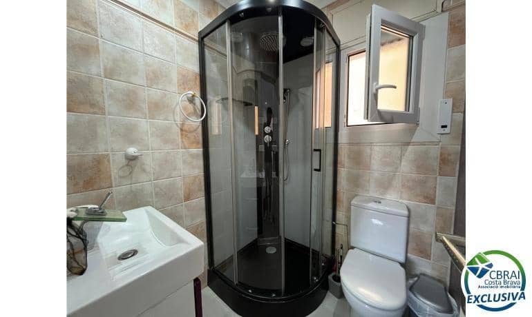 4 soverom Villa til salgs i Empuriabrava med svømmebasseng garasje - € 549 000 (Ref: 9142784)