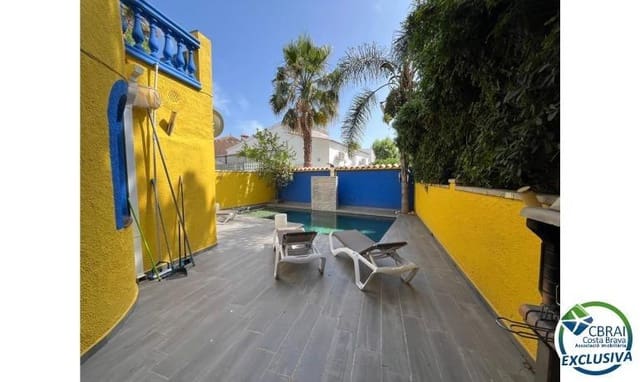 4 soverom Villa til salgs i Empuriabrava, Castelló d'Empúries med svømmebasseng garasje - € 549 000 (Ref: 9142784)