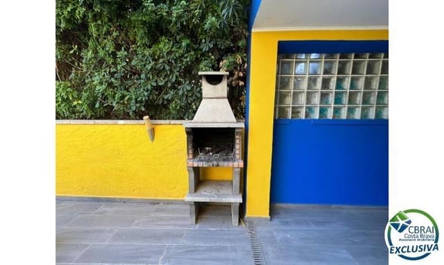 4 soverom Villa til salgs i Empuriabrava, Castelló d'Empúries med svømmebasseng garasje - € 549 000 (Ref: 9142784)