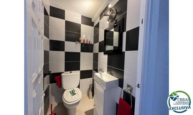 2 sovrum Lägenhet till salu i Empuriabrava - 325 000 € (Ref: 9146977)