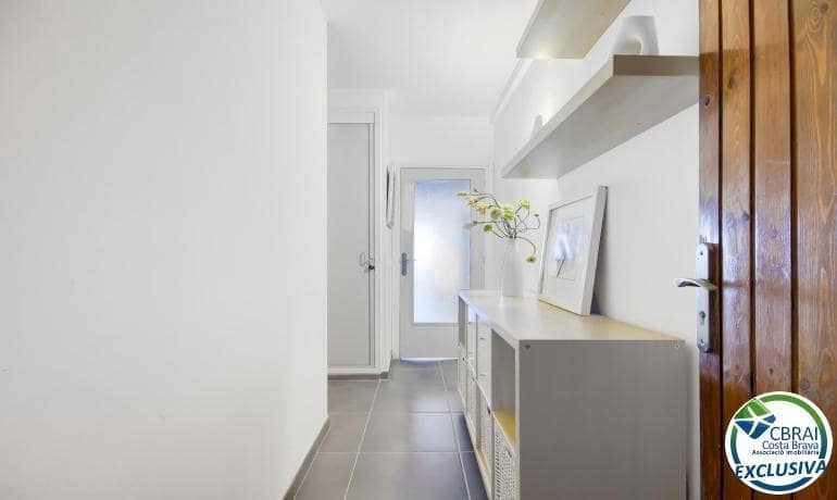 1 bedroom Apartment for sale in Roses - € 214,000 (Ref: 9149156)