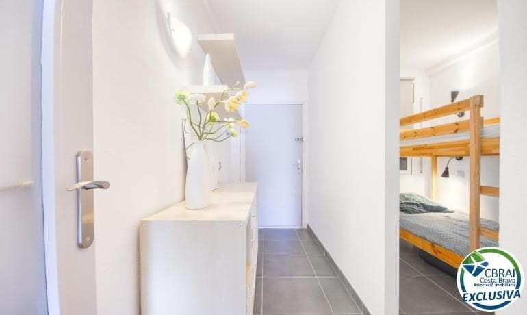 1 bedroom Apartment for sale in Roses - € 214,000 (Ref: 9149156)