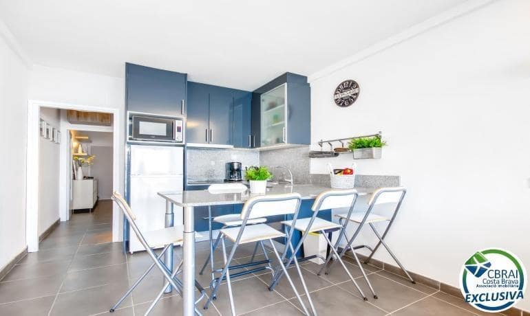 1 bedroom Apartment for sale in Roses - € 214,000 (Ref: 9149156)