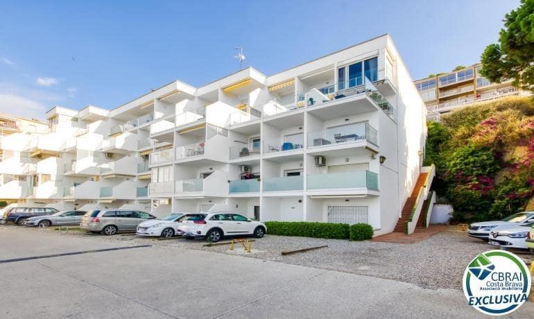 1 bedroom Apartment for sale in Roses - € 214,000 (Ref: 9149156)