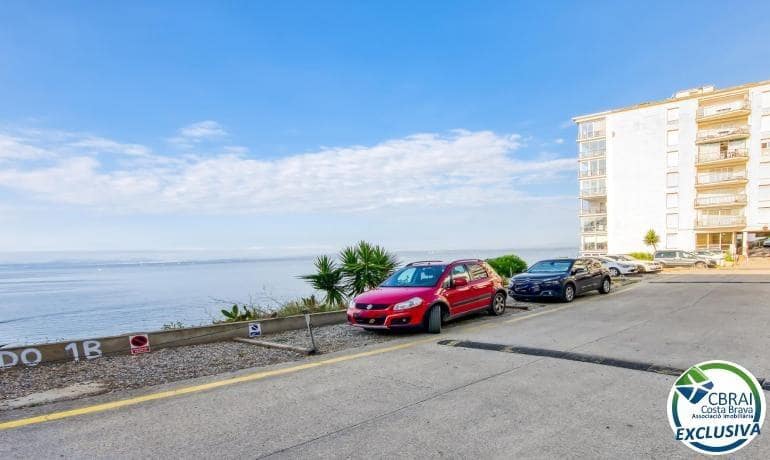 1 bedroom Apartment for sale in Roses - € 214,000 (Ref: 9149156)